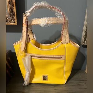 Dooney & Bourke Maddie Saffino leather  shoulder bag in Dandelion NWT
